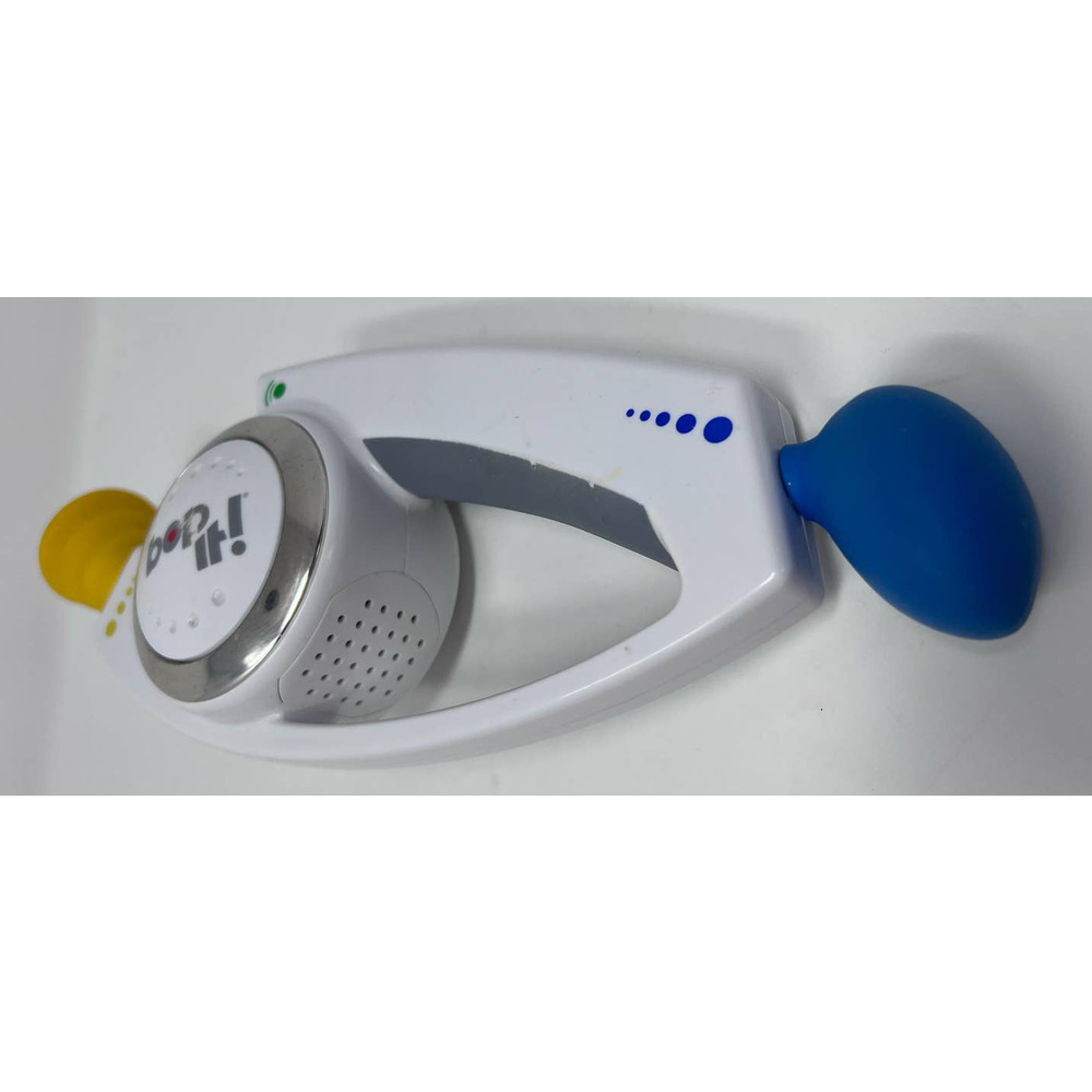 Hasbro 2008 Bop It! Handheld Talking Electronic Game 11 1/2" Long - Picture 4 of 6